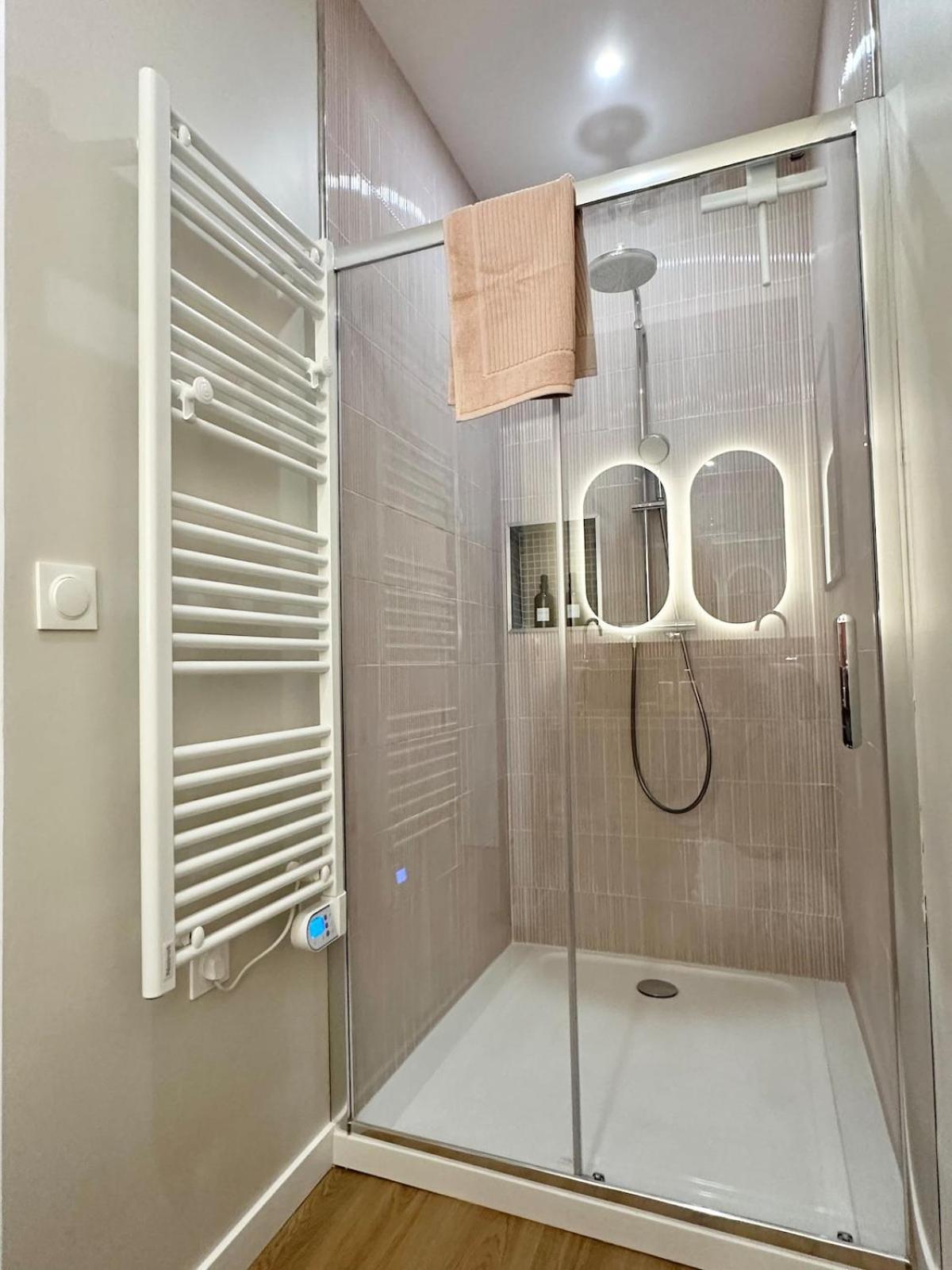 Chic & Confort A - 5 Min Gare, Terrasse - L'arcade - Appartement